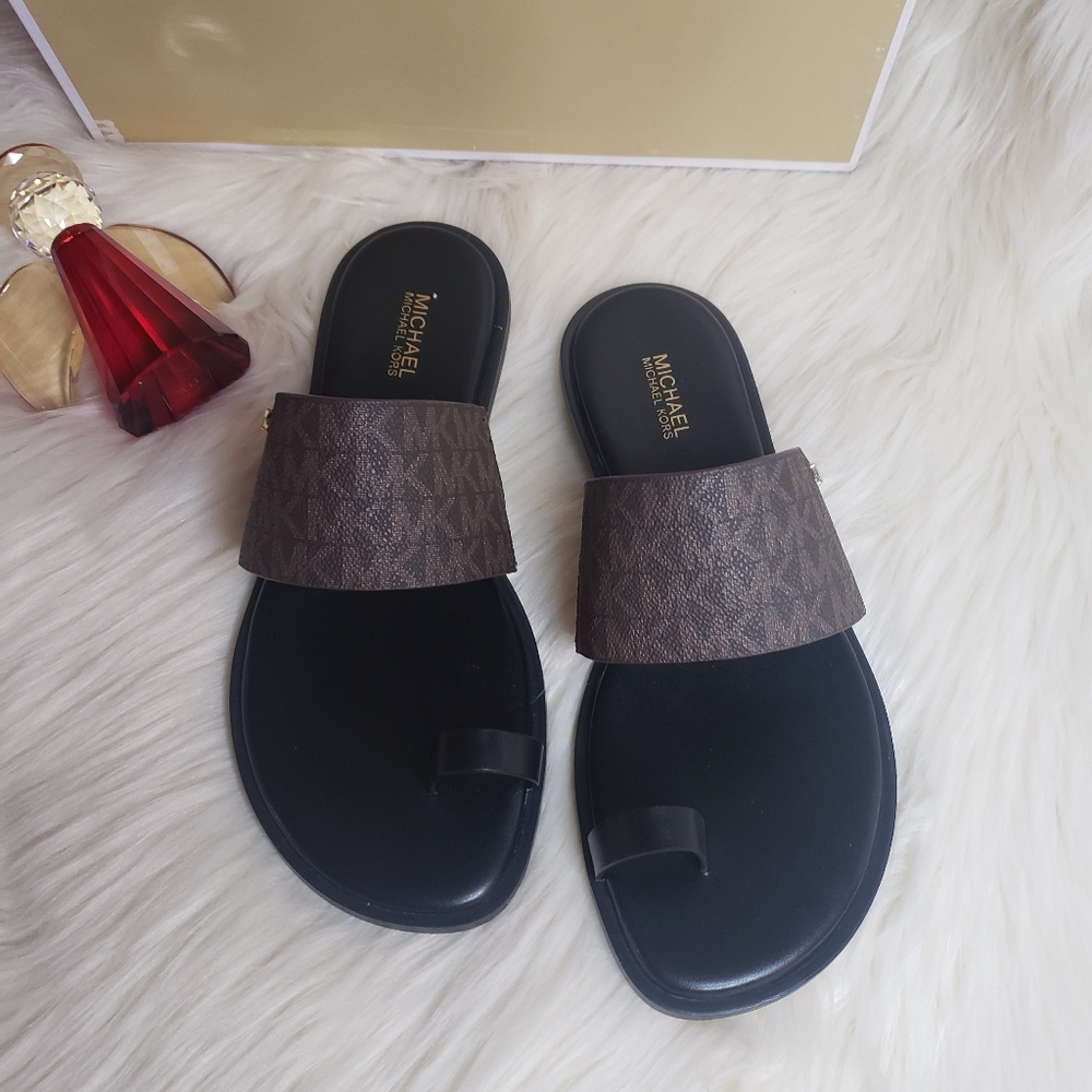 Michael Kors August flat sandal